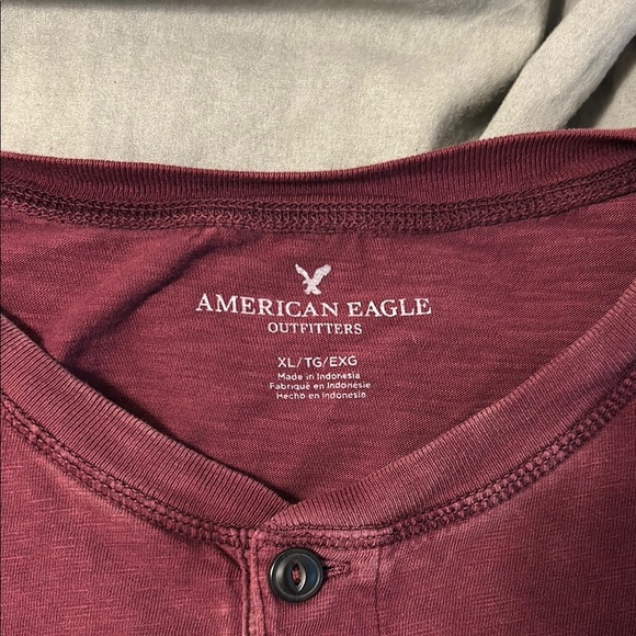 American Eagle Outfitters Red Short Sleeve Tee Relaxed Fit - Picture 2 of 2